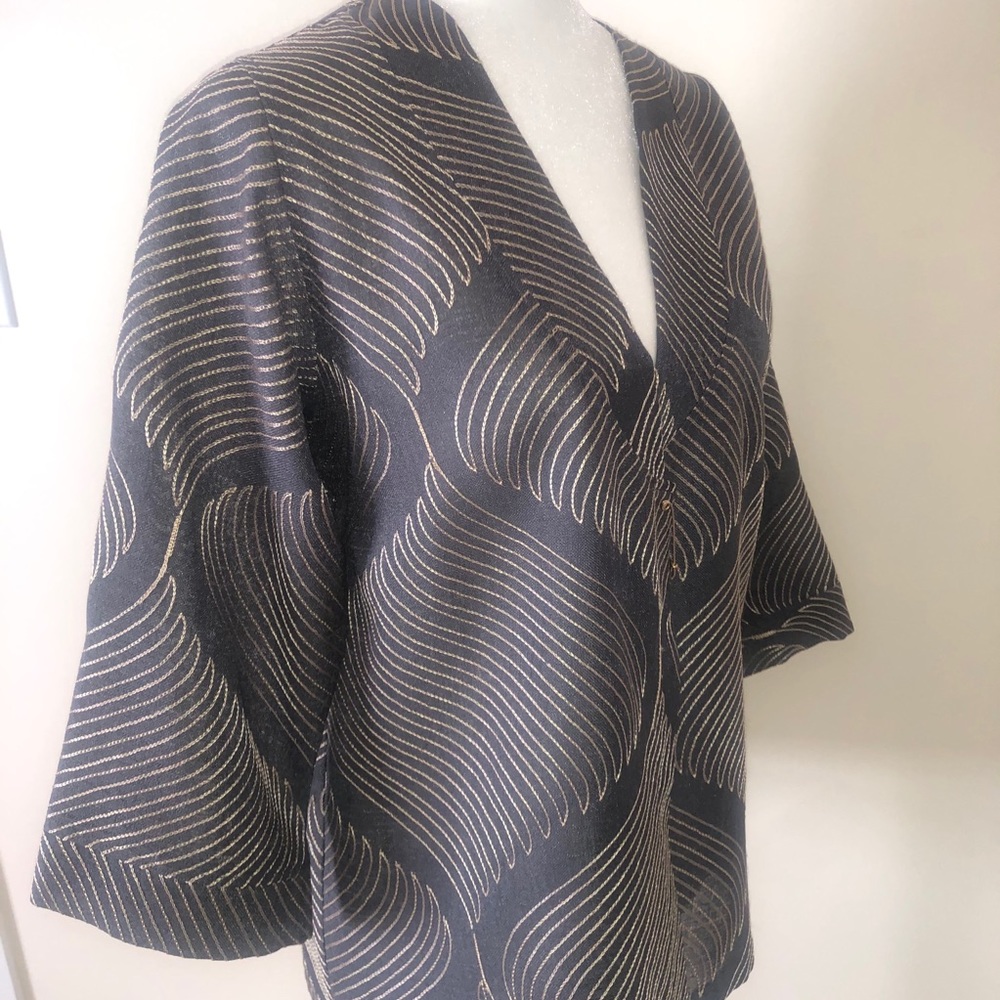 Great Looking, Lightweight Cover-Up Jacket.Bargain - image 7